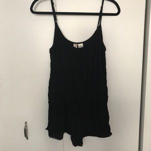 Mimi Chica Black Crinkle Texture Romper